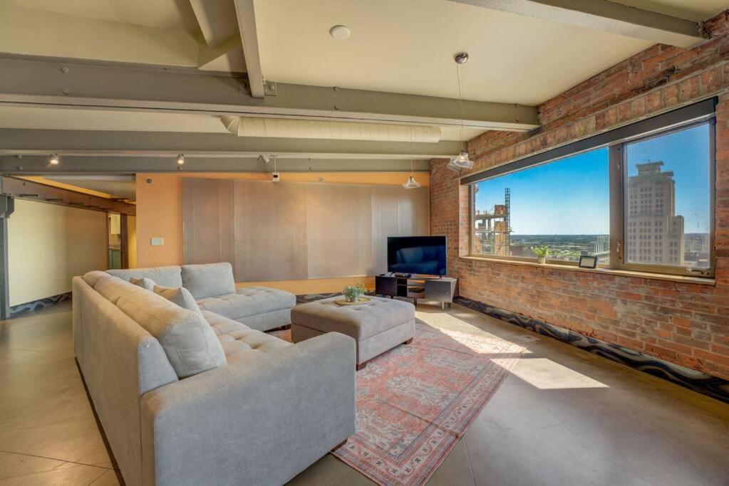 1600 Kcm Penthouse Apartment Cleveland Dış mekan fotoğraf